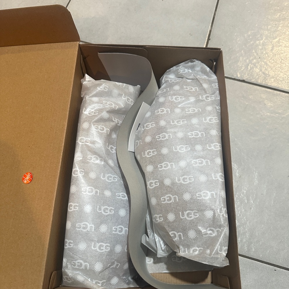 UGG WOMENS TAZZ SLIPPERS✨ Size 9 NEW IN BOX - Picture 7 of 7